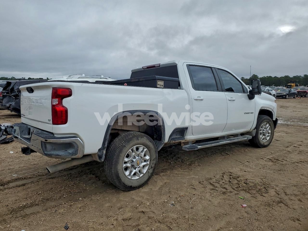 Photo 3 of 2025 CHEVROLET SILVERADO K2500 HEAVY DUTY LT (VIN 1GC1KNE74SF206259)