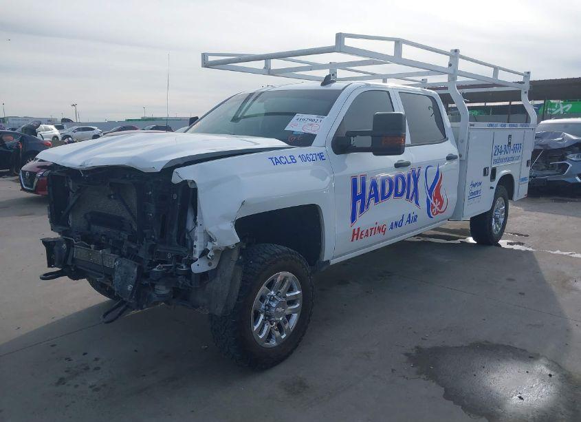 Photo 2 of 2019 Chevrolet Silverado 2500HD WT (VIN 1GC1KREG2KF179764)