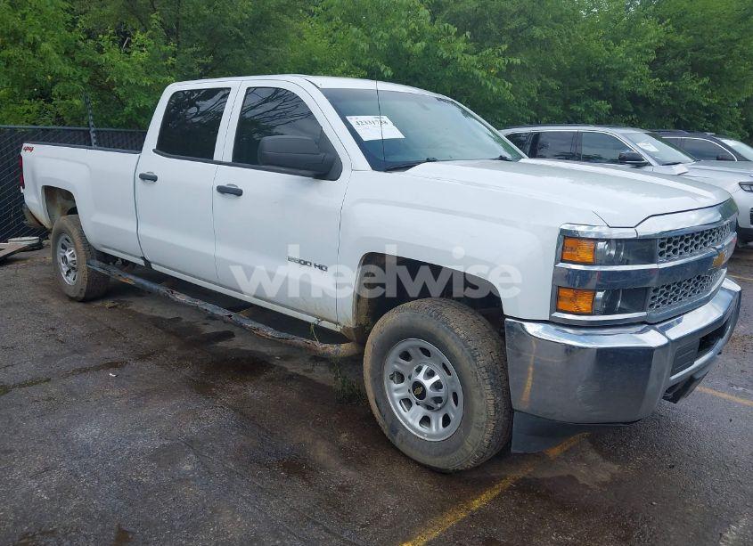 2019 Chevrolet Silverado 2500HD WT (VIN 1GC1KREG5KF149870) main photo