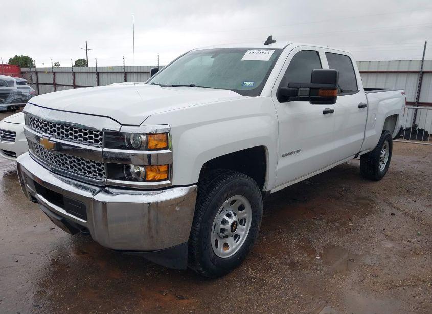 Photo 2 of 2019 Chevrolet Silverado 2500HD WT (VIN 1GC1KREG5KF208786)