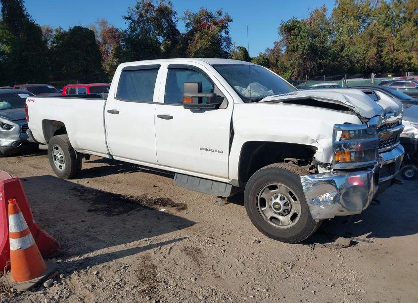 2019 Chevrolet Silverado 2500HD WT (VIN 1GC1KREY1KF164620) main photo