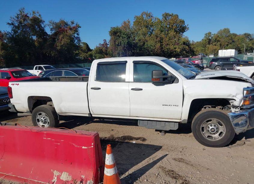 Photo 13 of 2019 Chevrolet Silverado 2500HD WT (VIN 1GC1KREY1KF164620)