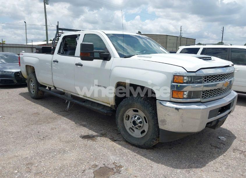 2019 Chevrolet Silverado 2500HD WT (VIN 1GC1KREY2KF142979) main photo