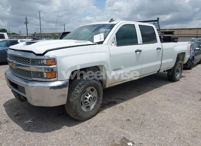 Photo 2 of 2019 Chevrolet Silverado 2500HD WT (VIN 1GC1KREY2KF142979)