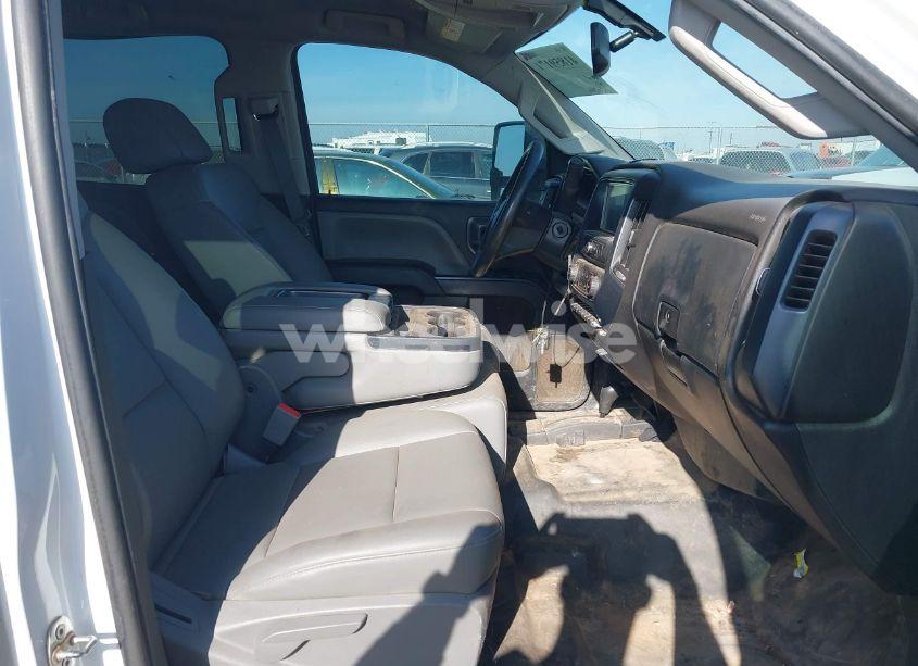 Photo 5 of 2019 Chevrolet Silverado 2500HD WT (VIN 1GC1KREY9KF230248)