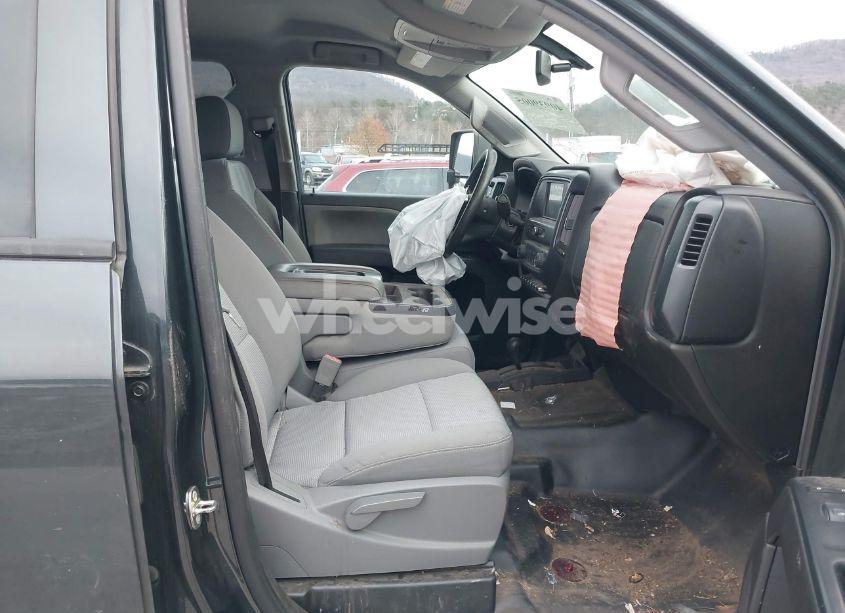 Photo 5 of 2019 Chevrolet Silverado 2500HD WT (VIN 1GC1KREYXKF227732)