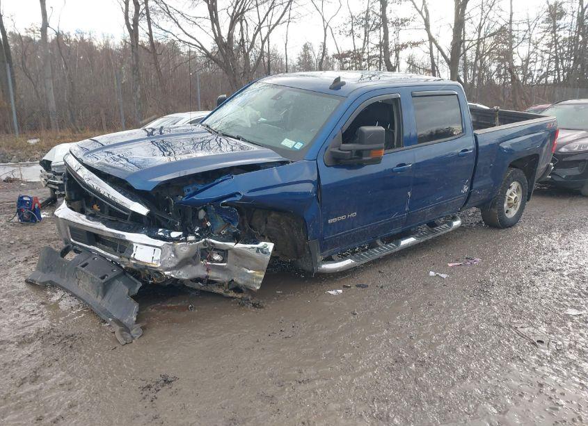 Photo 2 of 2019 Chevrolet Silverado 2500HD LT (VIN 1GC1KSEG0KF134202)