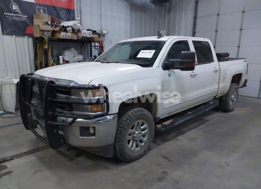 Photo 2 of 2019 Chevrolet Silverado 2500HD LT (VIN 1GC1KSEG9KF277777)