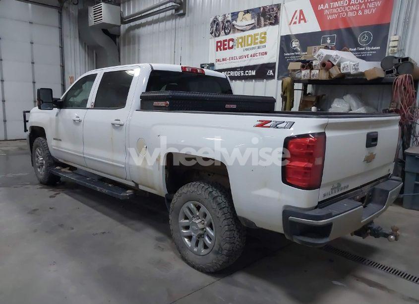 Photo 3 of 2019 Chevrolet Silverado 2500HD LT (VIN 1GC1KSEG9KF277777)