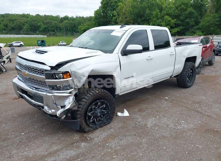 Photo 2 of 2019 Chevrolet Silverado 2500HD LT (VIN 1GC1KSEY0KF178774)