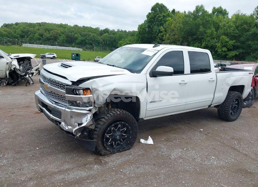 Photo 6 of 2019 Chevrolet Silverado 2500HD LT (VIN 1GC1KSEY0KF178774)