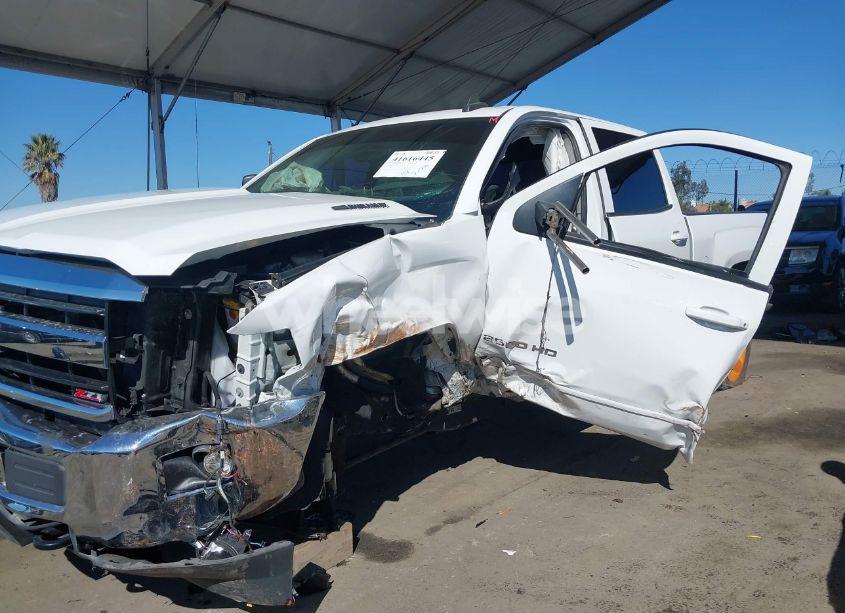 Photo 6 of 2019 Chevrolet Silverado 2500HD LT (VIN 1GC1KSEY5KF119090)