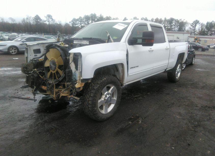 Photo 2 of 2019 Chevrolet Silverado 2500HD LT (VIN 1GC1KSEY5KF121504)