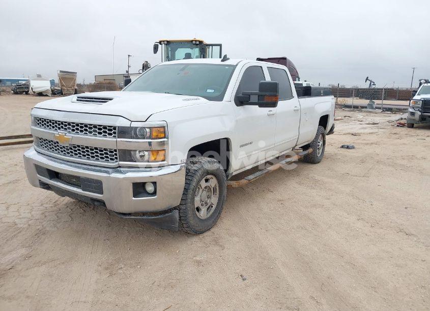 Photo 2 of 2019 Chevrolet Silverado 2500HD LT (VIN 1GC1KSEY5KF136441)
