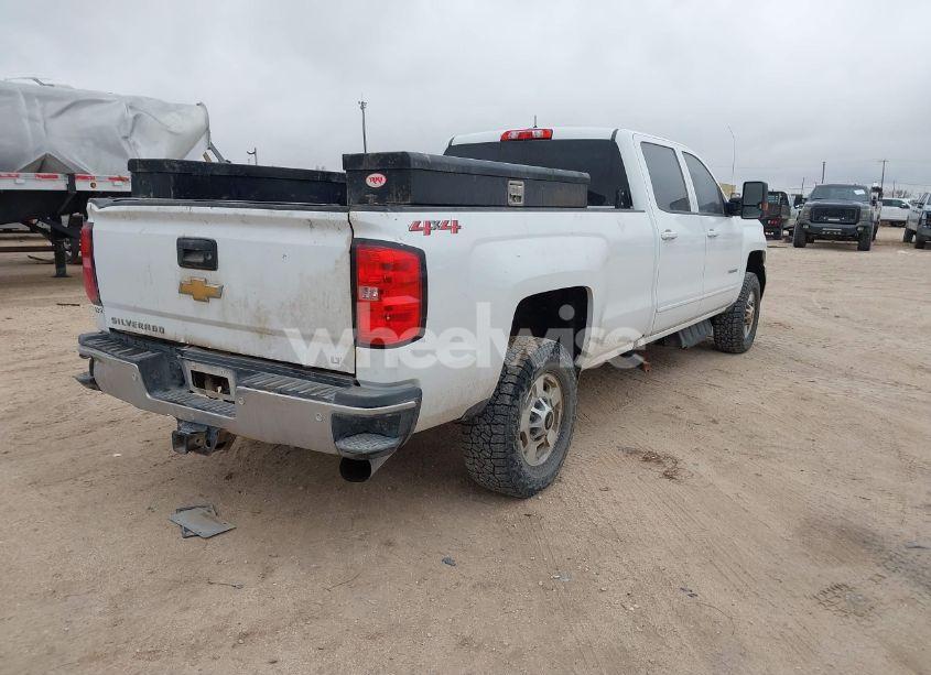 Photo 4 of 2019 Chevrolet Silverado 2500HD LT (VIN 1GC1KSEY5KF136441)