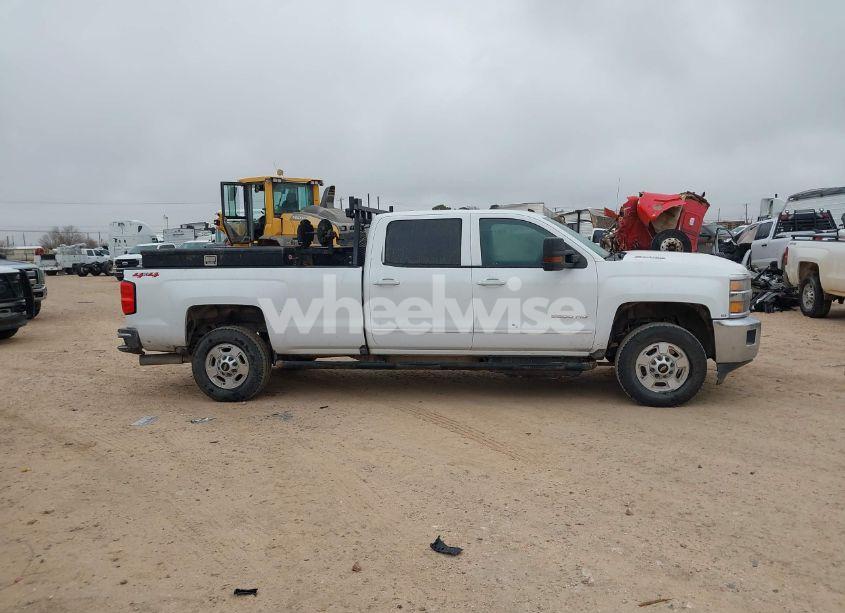Photo 13 of 2019 Chevrolet Silverado 2500HD LT (VIN 1GC1KSEY7KF139325)