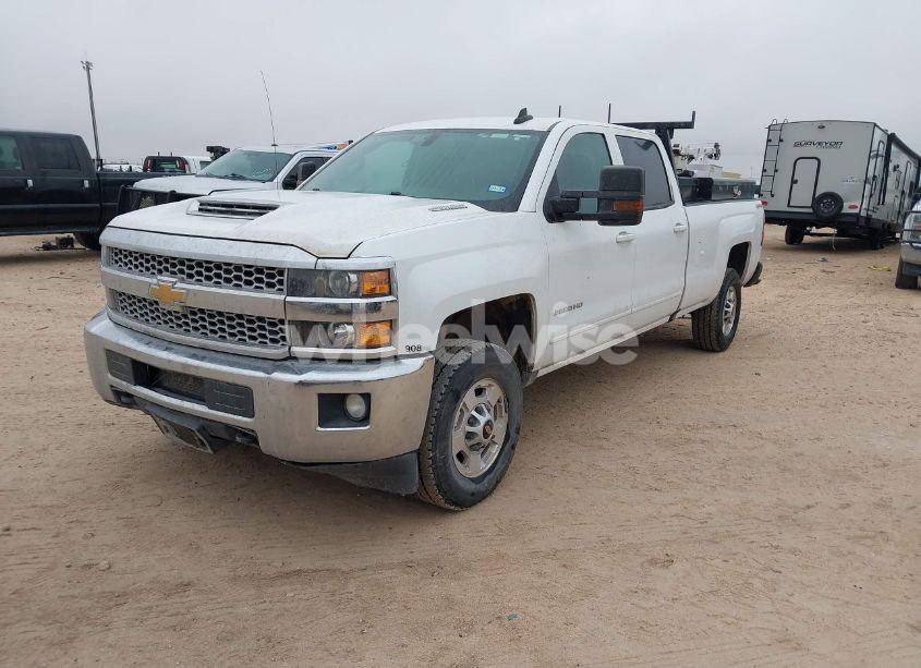 Photo 2 of 2019 Chevrolet Silverado 2500HD LT (VIN 1GC1KSEY7KF139325)