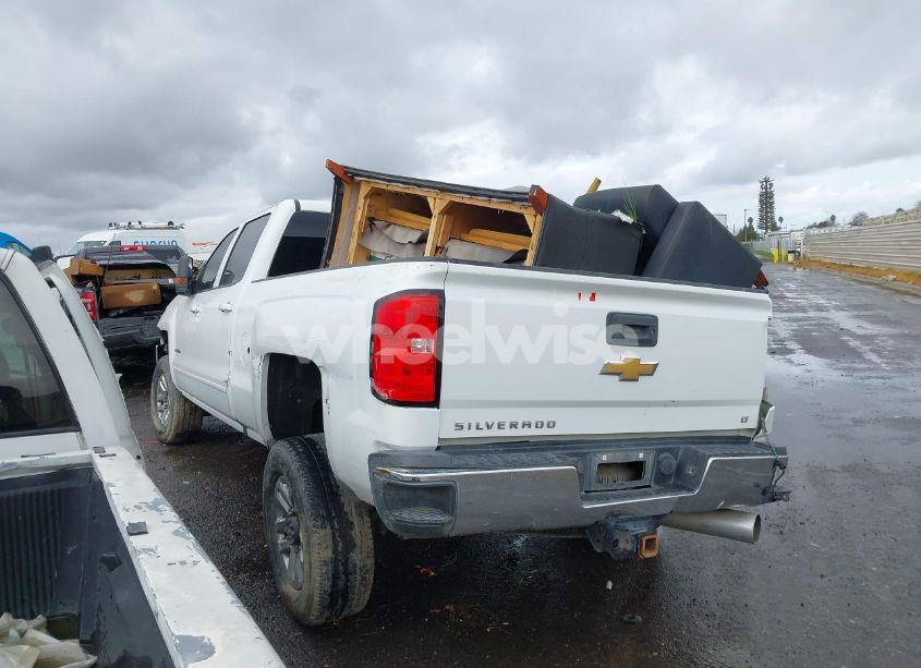 Photo 3 of 2019 Chevrolet Silverado 2500HD LT (VIN 1GC1KSEY7KF264437)