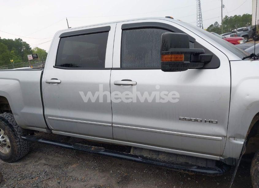 Photo 13 of 2019 Chevrolet Silverado 2500HD LT (VIN 1GC1KSEYXKF133423)