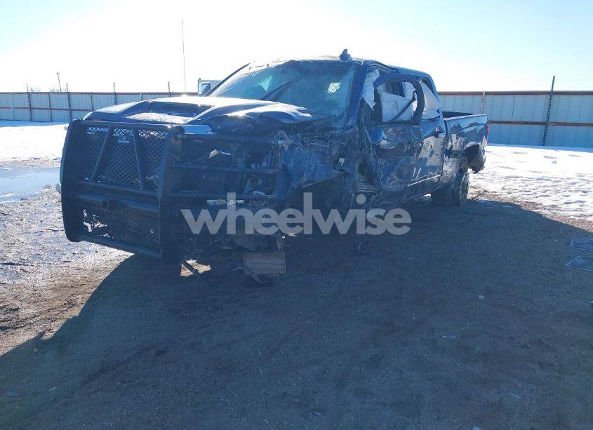 Photo 2 of 2019 Chevrolet Silverado 2500HD LTZ (VIN 1GC1KTEY0KF130018)