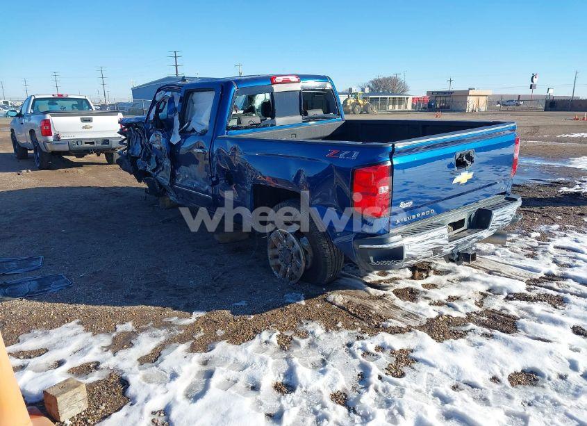 Photo 3 of 2019 Chevrolet Silverado 2500HD LTZ (VIN 1GC1KTEY0KF130018)