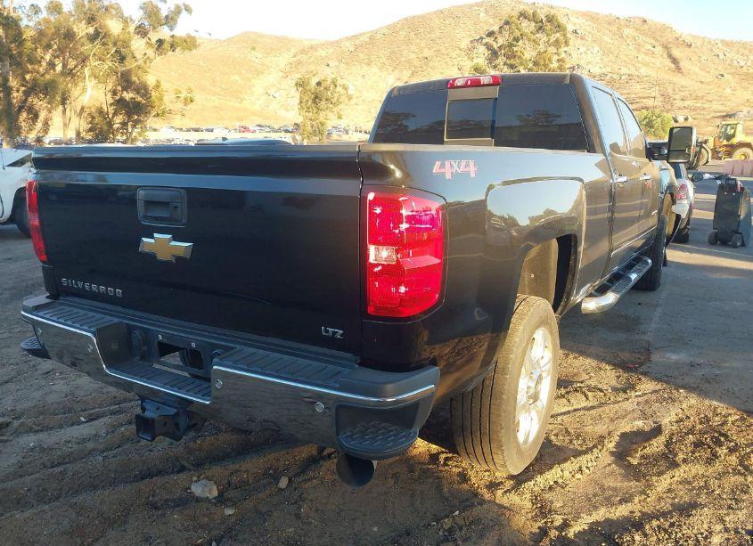 Photo 4 of 2019 Chevrolet Silverado 2500HD LTZ (VIN 1GC1KTEY1KF241516)