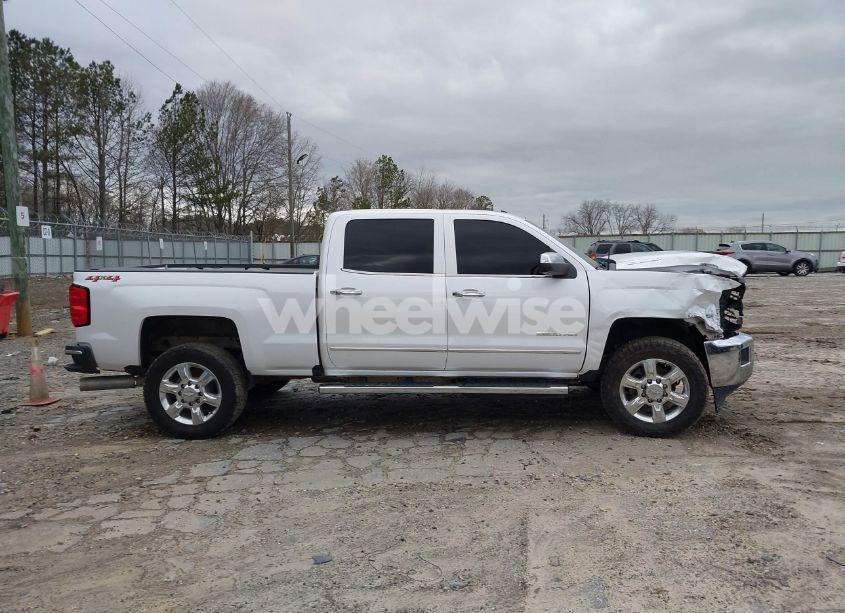 Photo 13 of 2019 Chevrolet Silverado 2500HD LTZ (VIN 1GC1KTEY2KF133258)