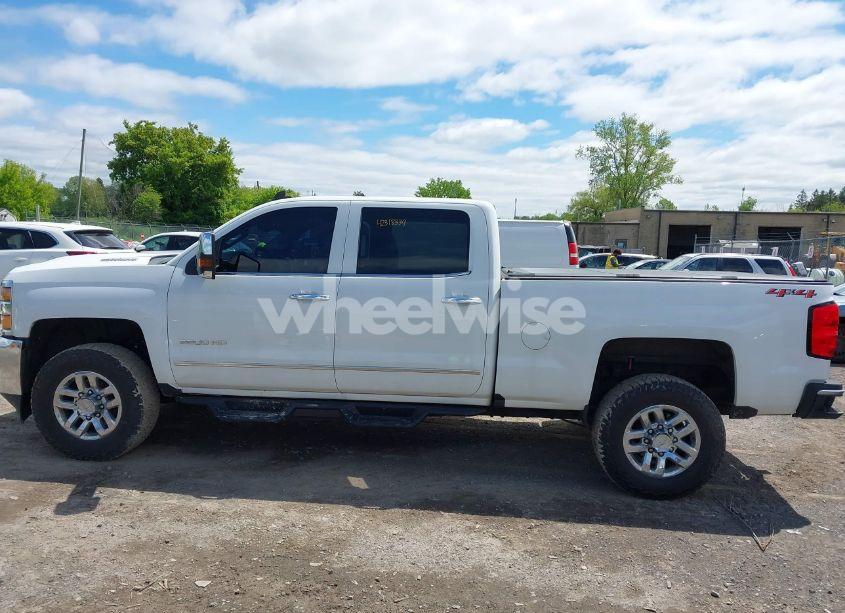 Photo 14 of 2019 Chevrolet Silverado 2500HD LTZ (VIN 1GC1KTEY2KF179320)