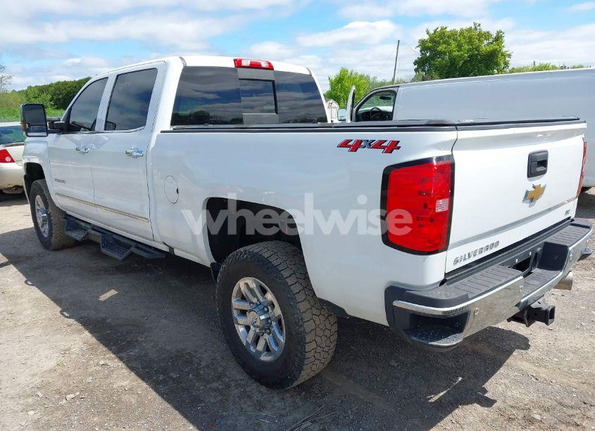 Photo 3 of 2019 Chevrolet Silverado 2500HD LTZ (VIN 1GC1KTEY2KF179320)