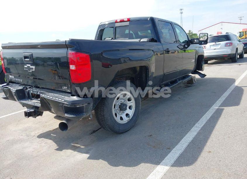 Photo 4 of 2019 Chevrolet Silverado 2500HD LTZ (VIN 1GC1KTEY8KF202535)