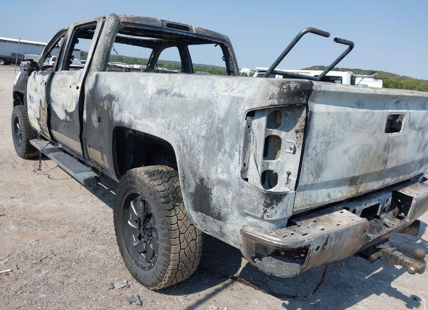 Photo 3 of 2019 Chevrolet Silverado 2500HD LTZ (VIN 1GC1KTEY9KF183395)