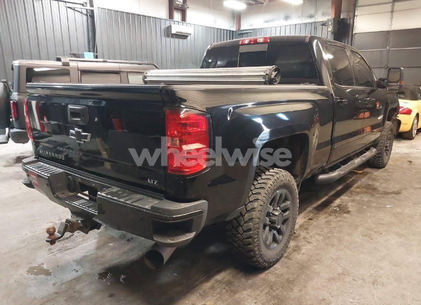 Photo 4 of 2019 Chevrolet Silverado 2500HD LTZ (VIN 1GC1KTEYXKF153791)
