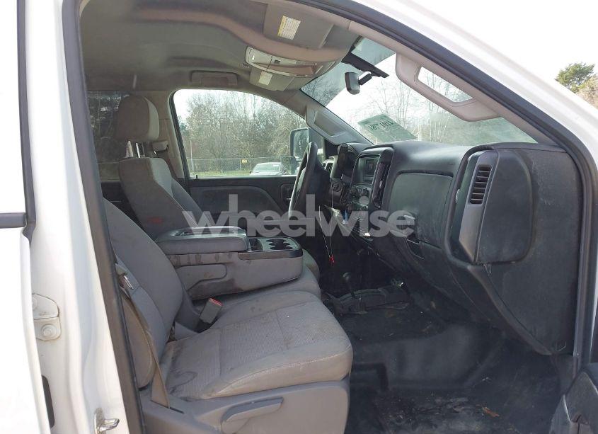 Photo 5 of 2016 Chevrolet Silverado 2500HD WT (VIN 1GC1KUE84GF135204)