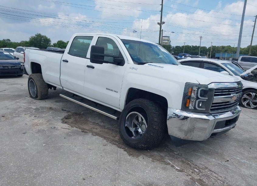 2015 Chevrolet Silverado 2500HD WT (VIN 1GC1KUE86FF577268) main photo