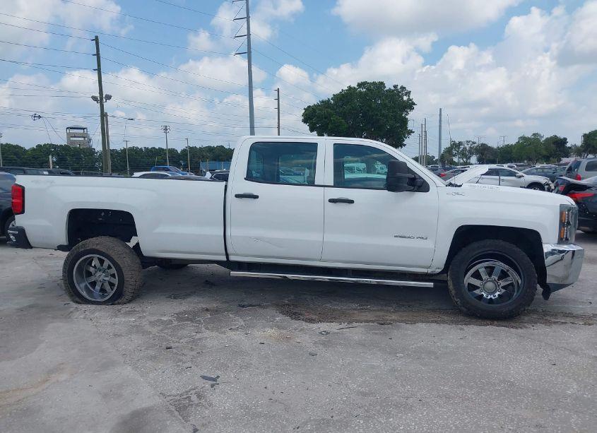Photo 13 of 2015 Chevrolet Silverado 2500HD WT (VIN 1GC1KUE86FF577268)