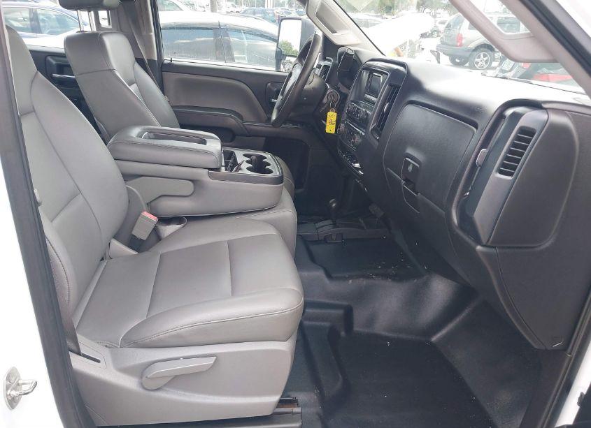 Photo 5 of 2015 Chevrolet Silverado 2500HD WT (VIN 1GC1KUE86FF577268)