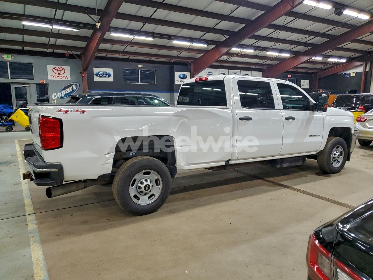 Photo 3 of 2016 CHEVROLET SILVERADO K2500 HEAVY DUTY (VIN 1GC1KUE86GF306406)