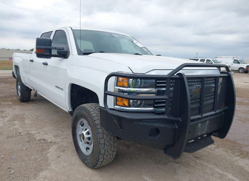 2018 Chevrolet Silverado 2500HD WT (VIN 1GC1KUEG3JF242484) main photo