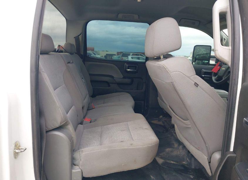 Photo 8 of 2018 Chevrolet Silverado 2500HD WT (VIN 1GC1KUEG3JF242484)