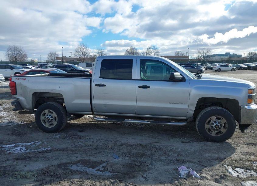 Photo 13 of 2015 Chevrolet Silverado 2500HD WT (VIN 1GC1KUEG8FF542948)