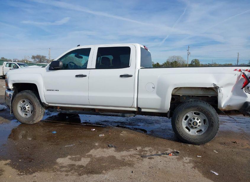 Photo 14 of 2015 Chevrolet Silverado 2500HD WT (VIN 1GC1KUEG8FF671093)