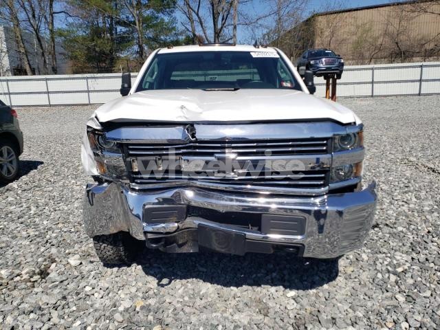 Photo 10 of 2018 CHEVROLET SILVERADO K2500 HEAVY DUTY (VIN 1GC1KUEG8JF194285)