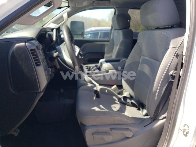 Photo 8 of 2018 CHEVROLET SILVERADO K2500 HEAVY DUTY (VIN 1GC1KUEG8JF194285)