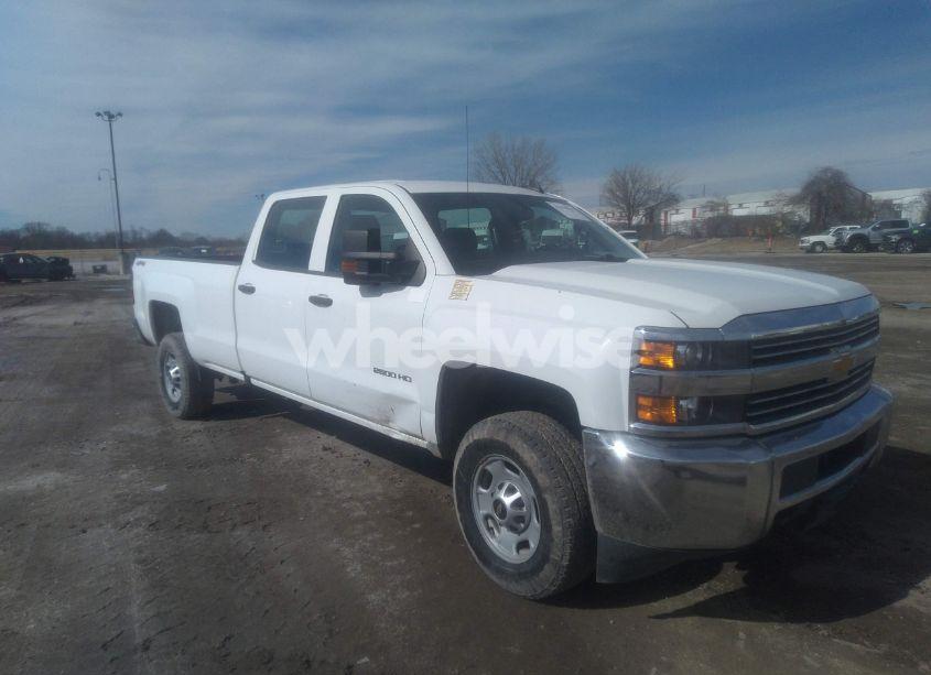 2018 Chevrolet Silverado 2500HD WT (VIN 1GC1KUEG8JF220335) main photo