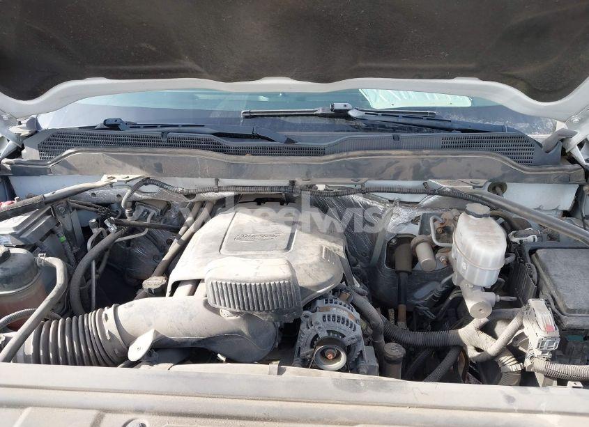 Photo 10 of 2018 Chevrolet Silverado 2500HD WT (VIN 1GC1KUEG8JF220335)