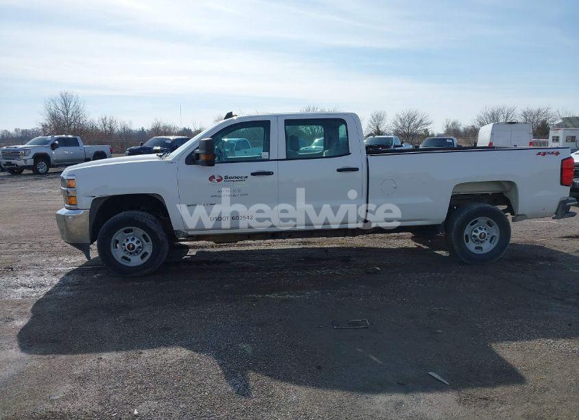 Photo 20 of 2018 Chevrolet Silverado 2500HD WT (VIN 1GC1KUEG8JF220335)
