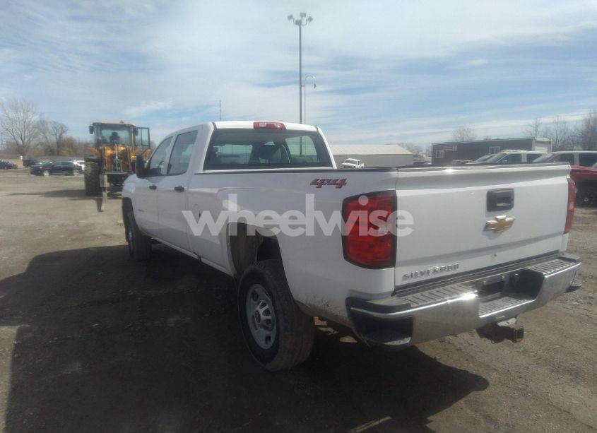 Photo 3 of 2018 Chevrolet Silverado 2500HD WT (VIN 1GC1KUEG8JF220335)