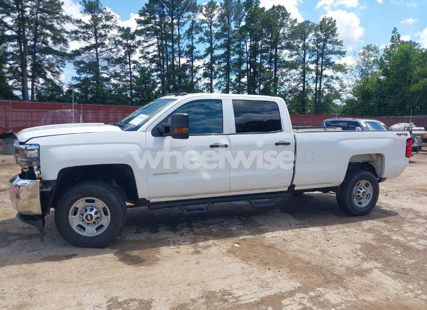 Photo 15 of 2018 Chevrolet Silverado 2500HD WT (VIN 1GC1KUEGXJF221101)