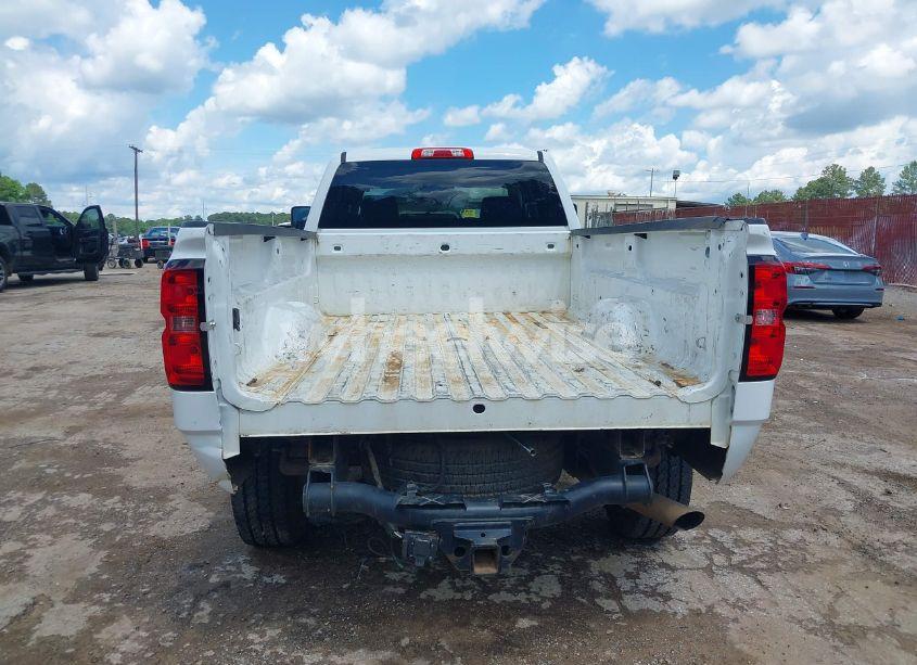 Photo 17 of 2018 Chevrolet Silverado 2500HD WT (VIN 1GC1KUEGXJF221101)