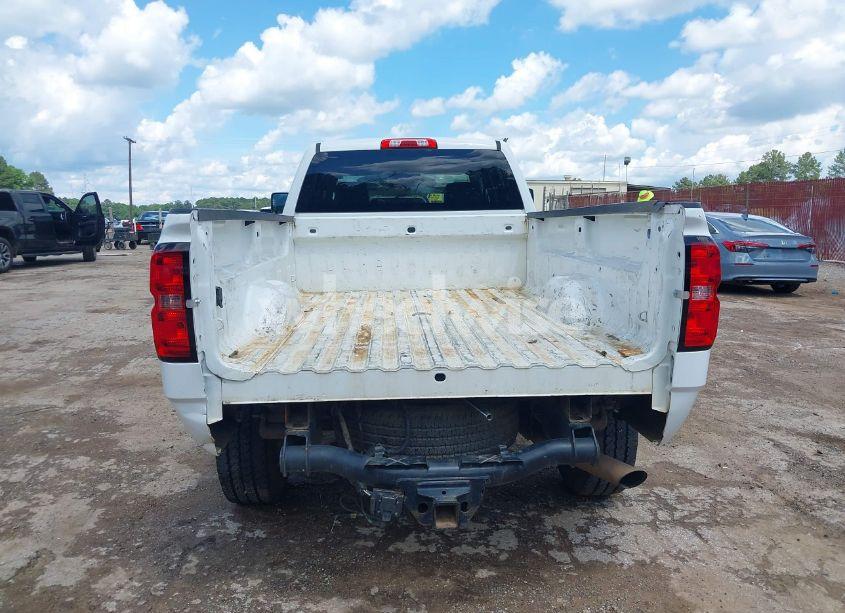 Photo 18 of 2018 Chevrolet Silverado 2500HD WT (VIN 1GC1KUEGXJF221101)